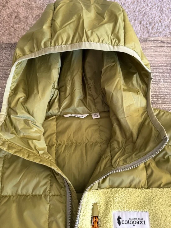 NWT Cotopaxi Trico Hybrid Hooded Jacket in color Seed (greens) - Picture 4 of 9